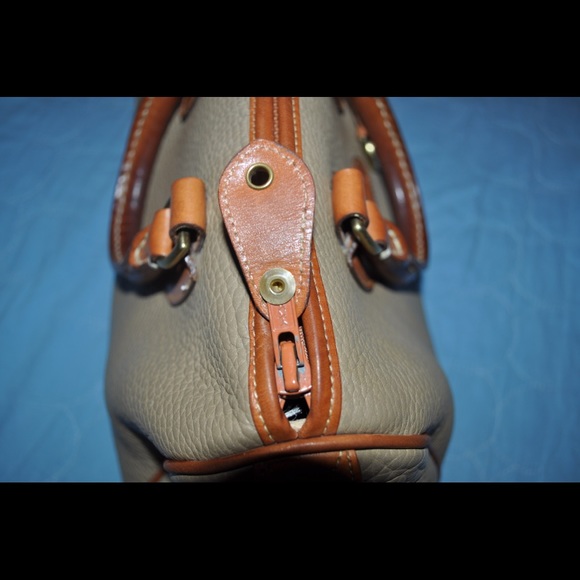 SOLDVintage Dooney & Bourke Speedy - Picture 3 of 12
